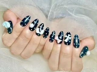 ネイル 🦋 Queenieのネイルデザイン