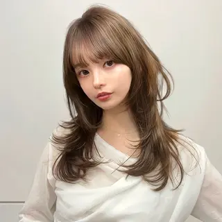 ミディアム カラー 新宿/レイヤーカット 髪質改善/小顔見せのヘアスタイル