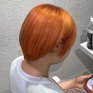ショート カラー ハイトーン×推し カラー💫Miyuのヘアスタイル