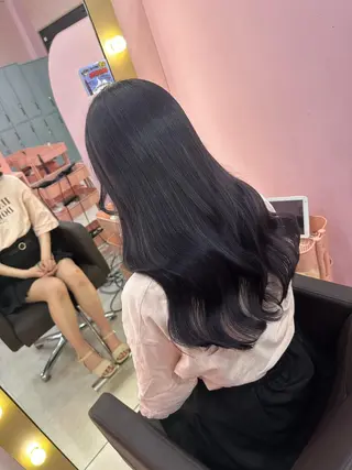 ロング カラー ブリーチ特化🌈 MANATOのヘアスタイル