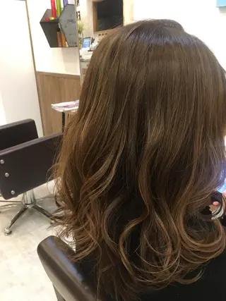 セミロング カラー 土屋 ゆうこのヘアスタイル