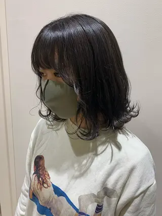 ミディアム カラー 顔まわりカット✄ ベージュカラー🧸のヘアスタイル