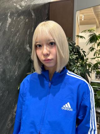 ショート カラー 💋ハイトーンデザイ ンヘア💋A'nyuのヘアスタイル