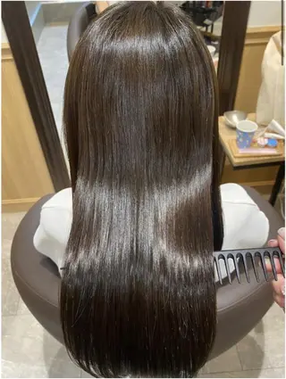 ロング broteなかもず 【髪にドラマを】のヘアスタイル