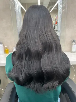 ロング カラー 抜け感レイヤー︴ ニュアンスカラーのヘアスタイル
