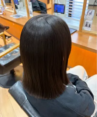 ミディアム 塩川 瑠奈のヘアスタイル
