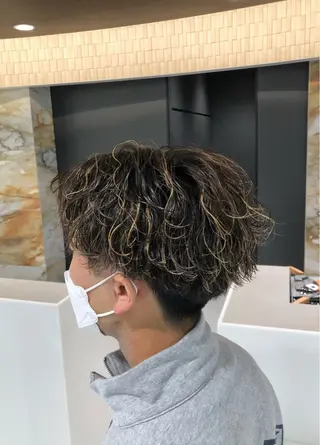 カラー パーマ メンズ メンズ特化ニュアンス パーマ RYOのヘアスタイル