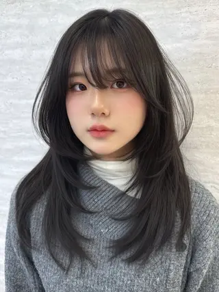 セミロング カラー ヘアアレンジ 韓国レイヤーカット/ 儚げカラーチナツのヘアスタイル
