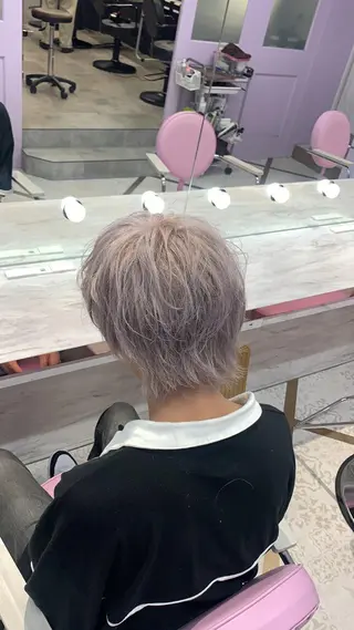 ショート 派手髪支持率No1 Eisukeのヘアスタイル