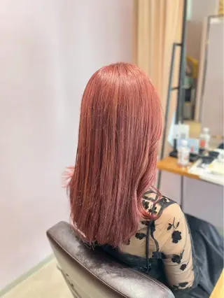 セミロング ブリーチ・カットモデ ル募集中🫧高口小春のヘアスタイル