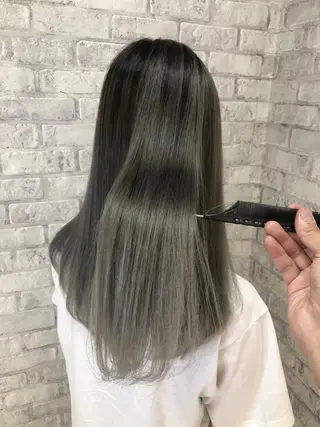 セミロング カラー 秋山 幸太のヘアスタイル