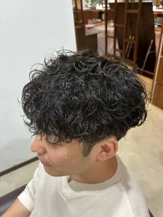 ミディアム パーマ メンズ 矢藤 豪晃のヘアスタイル