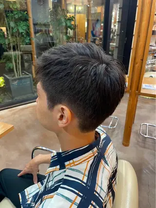 メンズ シミズ チハルのヘアスタイル