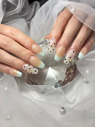 ネイル ハイビスカス ネイルサロンのネイルデザイン