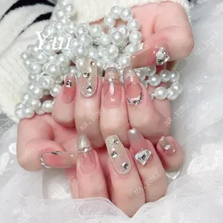 ネイル 🦋 Queenieのネイルデザイン