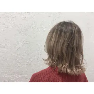 ミディアム カラー fio マナミのヘアスタイル