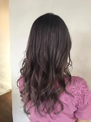 ロング カラー 伊藤 優希のヘアスタイル