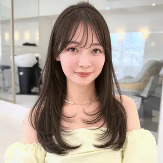 ロング mei / レイヤー 顔まわり 🤍のヘアスタイル