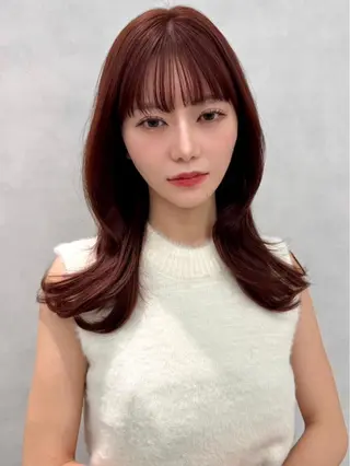 セミロング カラー 佐々木 双葉のヘアスタイル