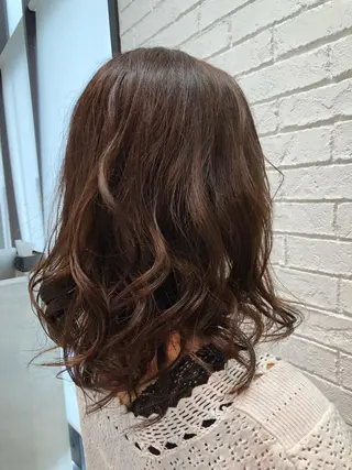 セミロング カラー 韓国レイヤー×艶髪 ハイトーンRyukiのヘアスタイル