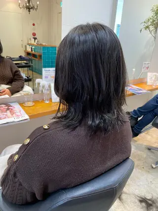 ショート カラー MIOベージュカラー 柔らかいカラーのヘアスタイル