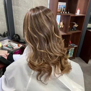ロング カラー シールエクステ特化 ハイトーン、NANAのヘアスタイル