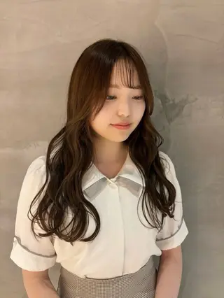 ロング KAREN(ému) 伏見/カットモデルのヘアスタイル
