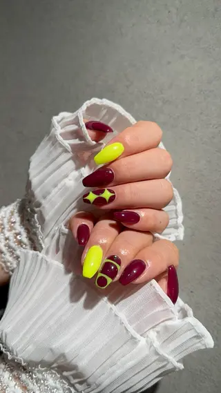 ネイル I-nailロング /ワンホン/キラキラのネイルデザイン
