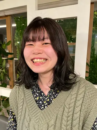ミディアム カラー 佐藤 爽香のヘアスタイル
