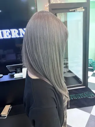 セミロング 海外デザイン好きな方 滝沢錬平のヘアスタイル