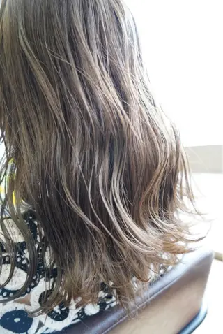 ロング カラー 西岡 優太のヘアスタイル