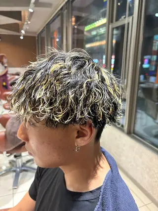 ショート カラー パーマ メンズ メッシュ&パーマ特化 🔥山田雄大🔥のヘアスタイル