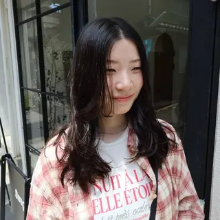 ロング momo / カラー、カットモデルのヘアスタイル