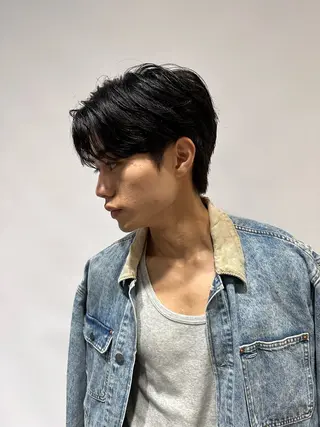 メンズ 齊藤政太 顔周り カット 透明感カラーのヘアスタイル