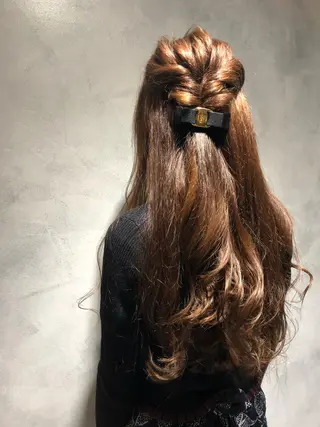 ロング ヘアアレンジ shinka omotesandoのヘアスタイル