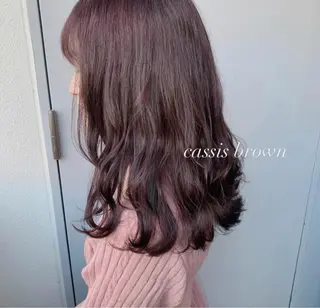 ミディアム カラー 抜け感レイヤー︴ ニュアンスカラーのヘアスタイル