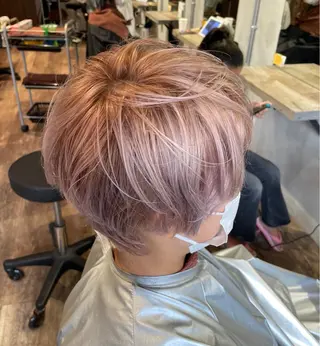 ショート andKおもろまち店 艶ダブルカラー✨のヘアスタイル
