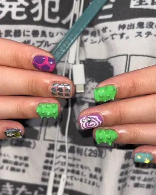 ネイル 🪐富島彩夏 /海外nail🪐のネイルデザイン