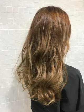 ロング カラー パーマ ヘアアレンジ ブリーチ特化 梅田本多翔のヘアスタイル