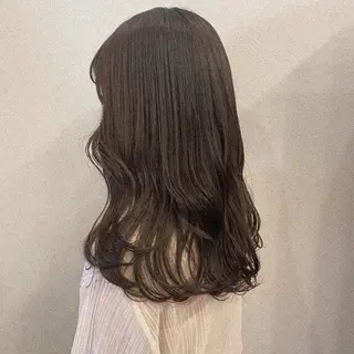 カラー 依咲 isakiのヘアスタイル