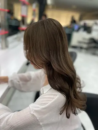 ロング カラー ラベンダー💜 グレージュ🩶のヘアスタイル