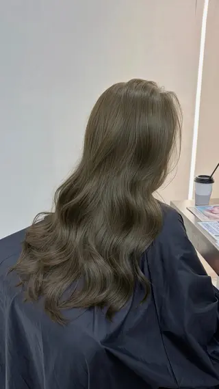 ロング カラー パーマ TOMO/ブリーチ 無しオリーブのヘアスタイル