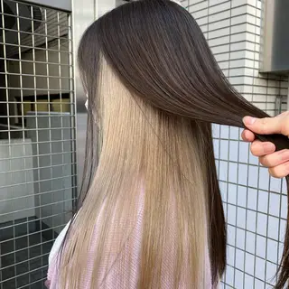 ロング カラー レイヤーカット/ 前髪顔周りカットのヘアスタイル