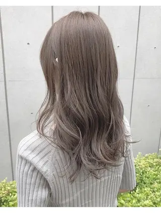 ロング カラー 艶髪／ハイトーン ブリーチ／髪質改善のヘアスタイル