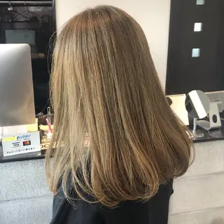 ミディアム カラー looker ルーカーのヘアスタイル