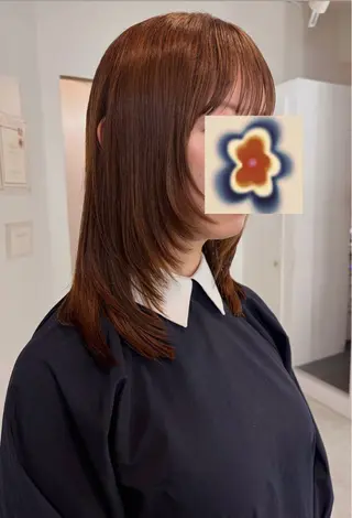 セミロング porto まなみのヘアスタイル