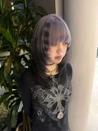 セミロング カラー レイヤー×ハイトーン ×デザイン 啓太のヘアスタイル