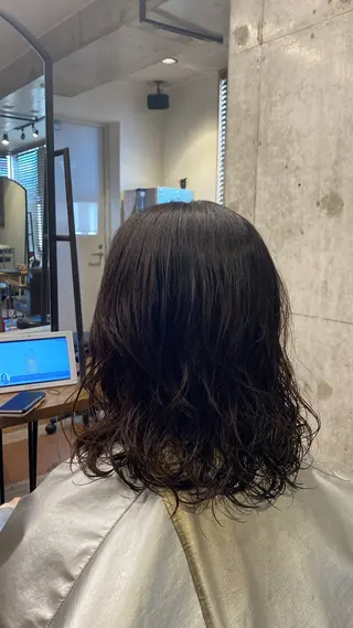 ミディアム パーマ 山﨑 優真のヘアスタイル
