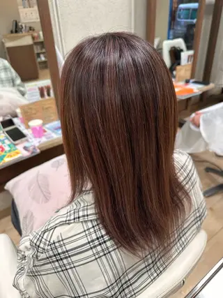セミロング カラー 阿部 美咲のヘアスタイル