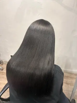 セミロング ヨシタニ ヒナタのヘアスタイル